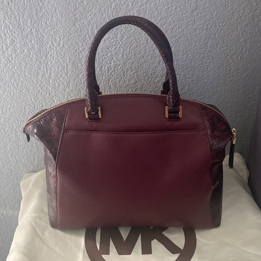 🌟SOLD🌟 Michael Kors Riley - Picture 2 of 5